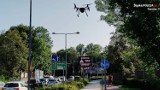 Chorzów. Policyjny dron obserwował mieszkańców. Mundurowi sprawdzali bezpieczeństwo pieszych