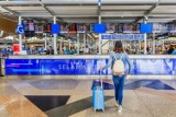 Zmiany w podróżowaniu: Pierwsza linia lotnicza z opłatami za bagaż podręczny