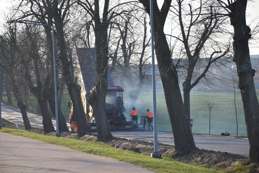 Malbork. Trwa remont ulicy Dąbrówki [ZDJĘCIA]. Pojawia się nowa nawierzchnia, prace zmierzają ku końcowi