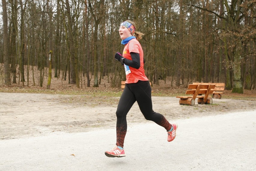 Kobieta na 5. Panie pobiegły w specjalnym wyścigu z okazji Dnia Kobiet. Zdjęcia z wydarzenia