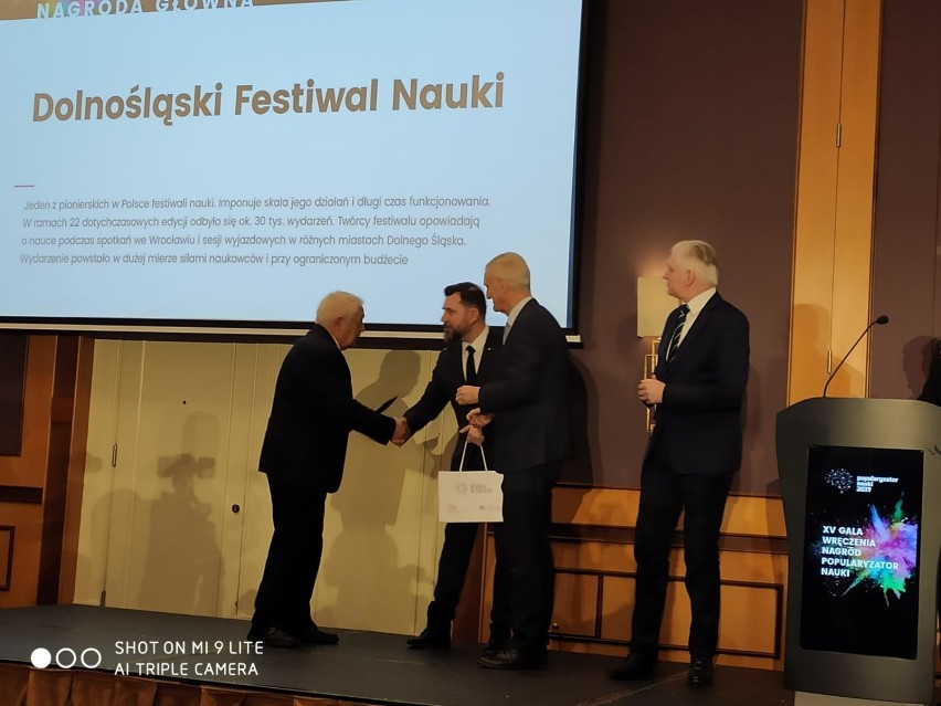 Dolnośląski Festiwal Nauki laureatem konkursu Popularyzator Nauki 2019!