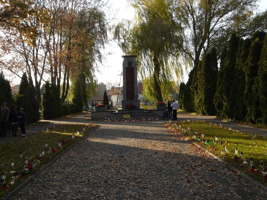 Cmentarz w Pabianicach we Wszystkich Świętych