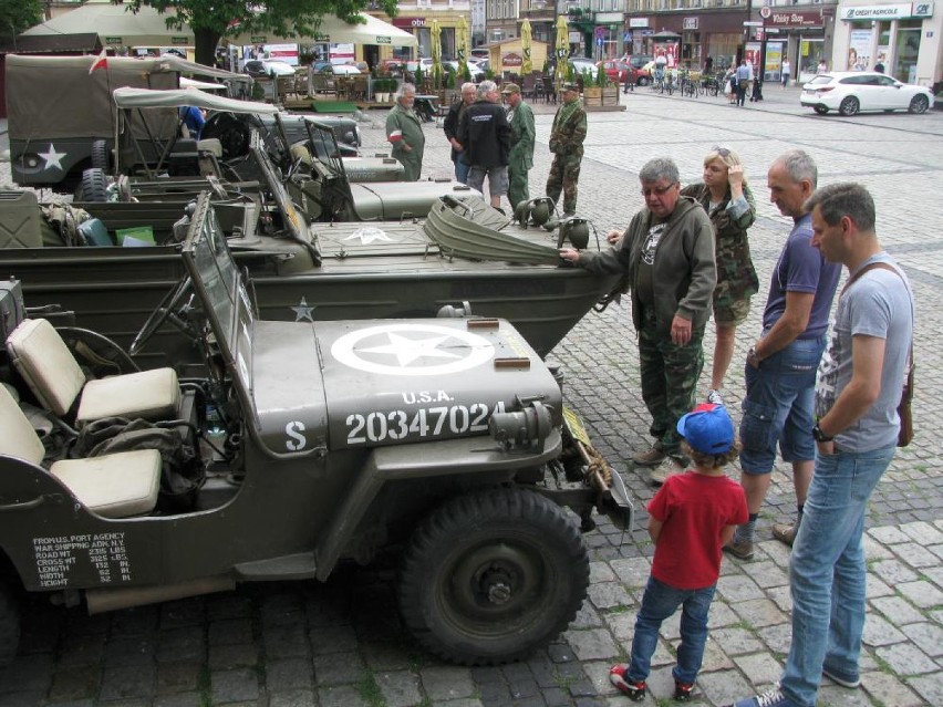 Powiat ostrowski: Zlot pojazdów militarnych [FOTO]
