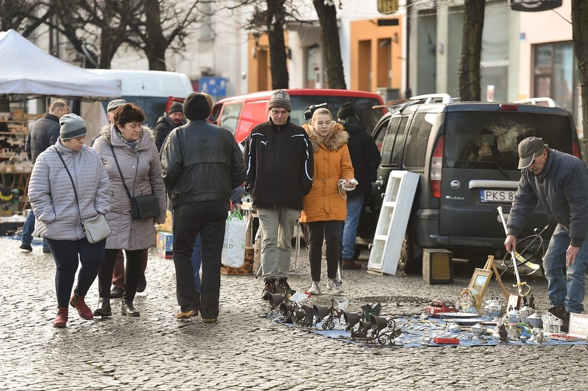 Leszno. Świąteczny jarmark rękodzieła i staroci na rynku [ZDJĘCIA]