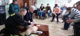 Gmina Czermin. Strażacy z OSP Czermin uczyli mieszkańców obsługi defibrylatora AED