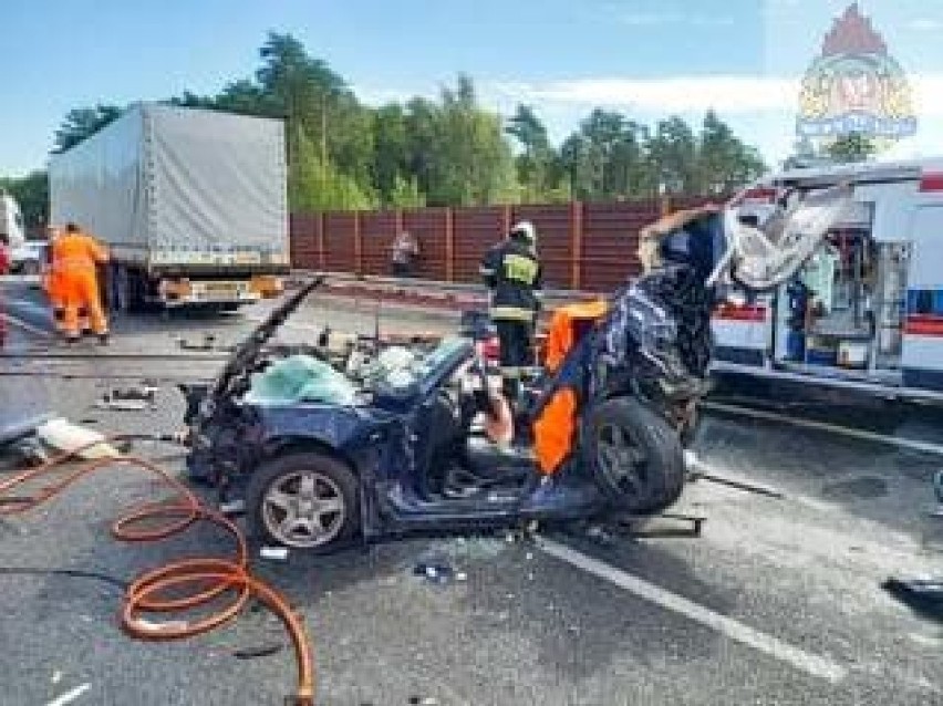 Autostrada A2 zablokowana. Karambol pod Skierniewicami w kierunku Warszawy [ZDJĘCIA]