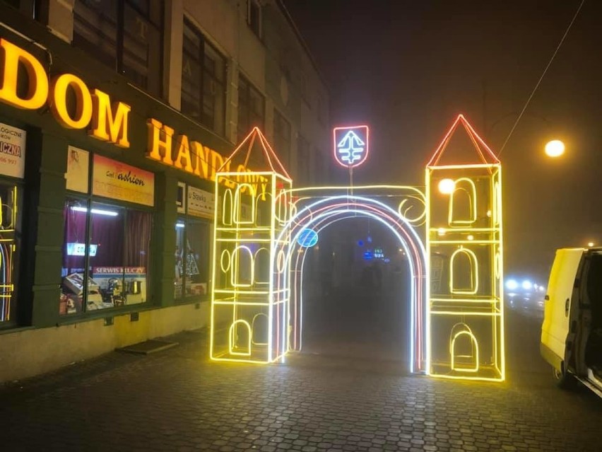 Świąteczne iluminacje w Jędrzejowie. Nasze miasto wygląda...