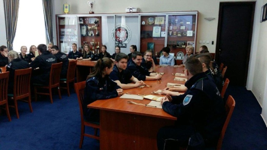 Uczniowie z Wojsławic w CBA