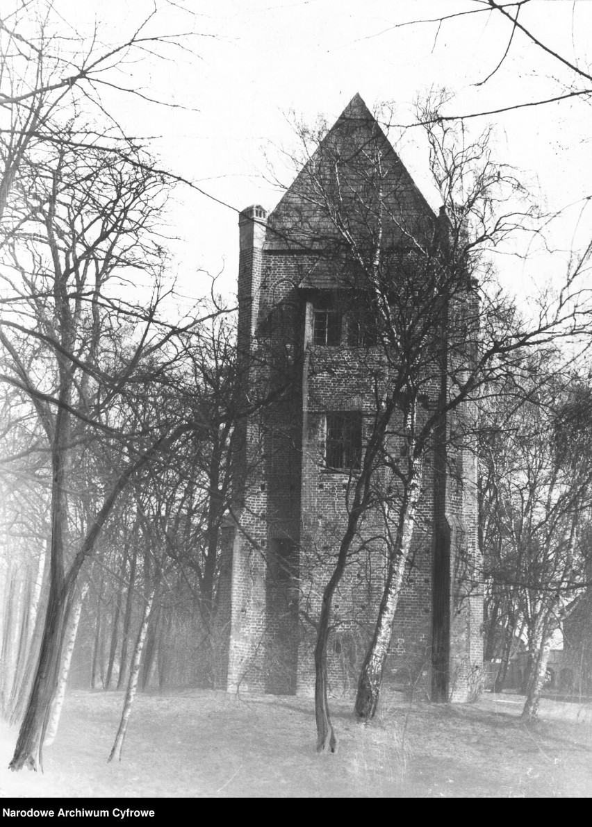 Wieża zwana Basztą Halszki w Szamotułach (1919 - 1935)