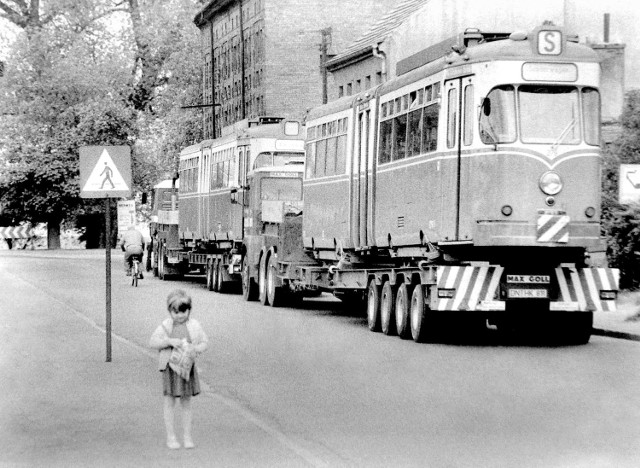 Helmuty jeżdżą po Gorzowie od 1990 r. Zobaczcie jak prezentowały się kiedyś i jak wyglądają po kuracji odmładzającej