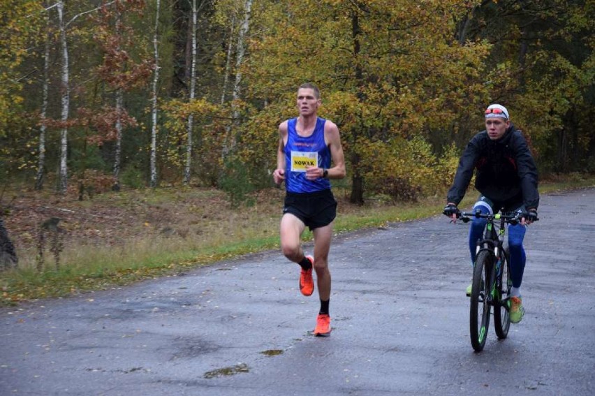 Półmaraton Wągrowiec- Skoki. 10 kilometr [ZDJĘCIA]