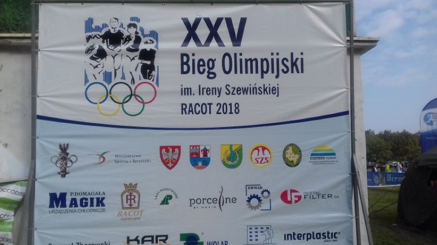 Uczniowie grodziskiego liceum wzięli udział w XXV Biegu Olimpijskim w Racocie [ZDJĘCIA]