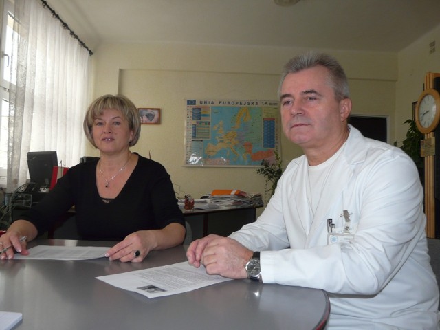 Bożena Łaz i Zdzisław Cywiński mają nadzieję, że przybędzie kobiet chcących rodzić w wieluńskim szpitalu