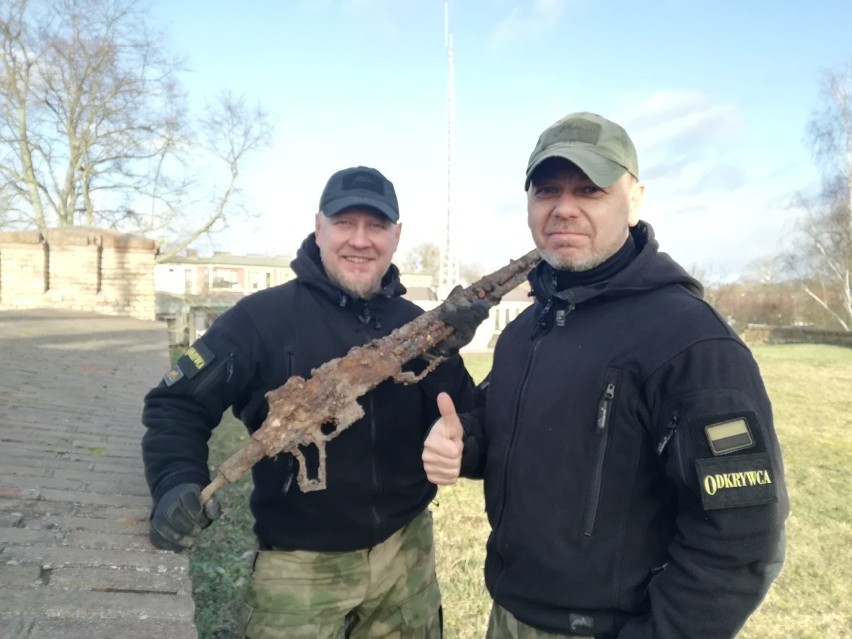 Polski karabin Browning wz. 28 został znaleziony w jednej z...