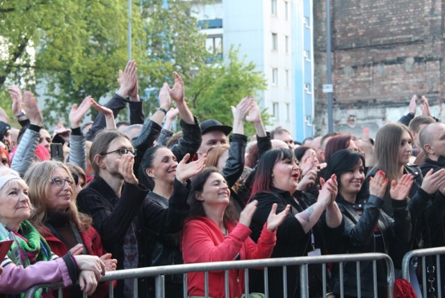 Koncert Rock Wolności w Fabryce Pełnej Życia