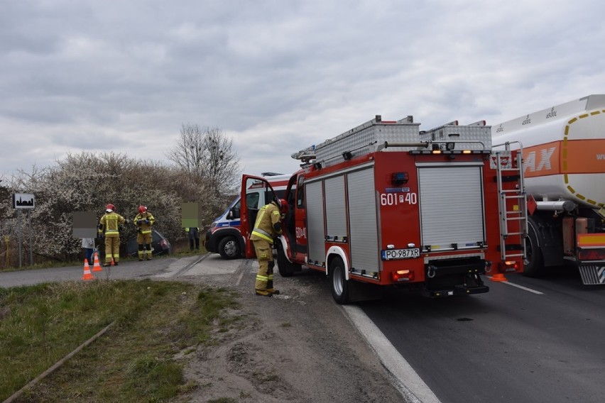 Wypadek drogowy w Psarskiem. Jedna osoba trafiła do szpitala