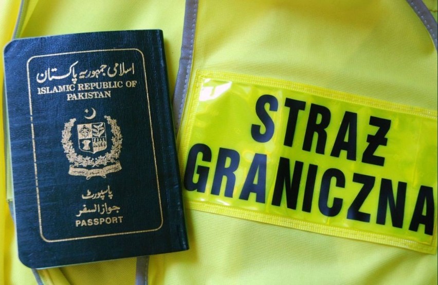 Sfałszowany paszport pakistański