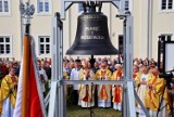 Dzwon od prezydenta RP po raz pierwszy zabrzmiał w Wieluniu [ZDJĘCIA, WIDEO]