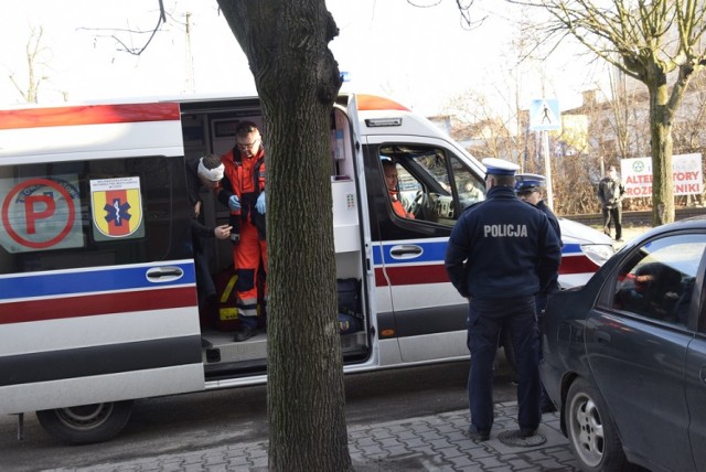 Na skrzyżowaniu ulic Batorego i Św. Stanisława w piątek, ok godz. 13.40 doszło do zderzenia dwóch samochodów osobowych. Ratownicy udzielili jednej osobie pomocy medycznej.