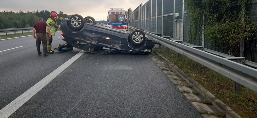 Dachowanie bmw na autostradzie A4 koło Brzeska, 15.07.2022