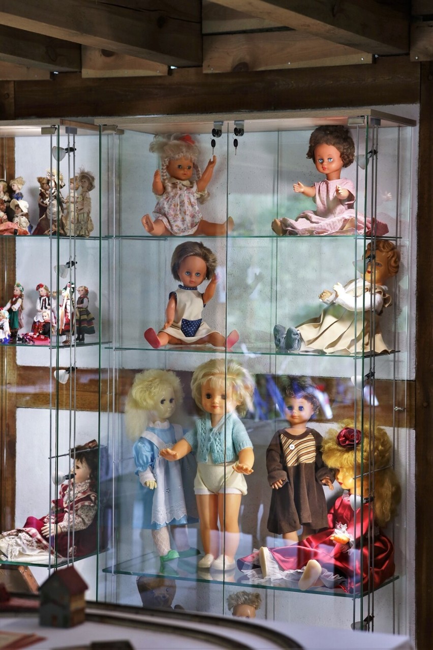 "Wystawę zabawek z dawnych lat” odwiedziło ponad 1600 zwiedzających. Ponad 200 jej eksponatów datowanych jest na lata 60. - 80. XX wieku.