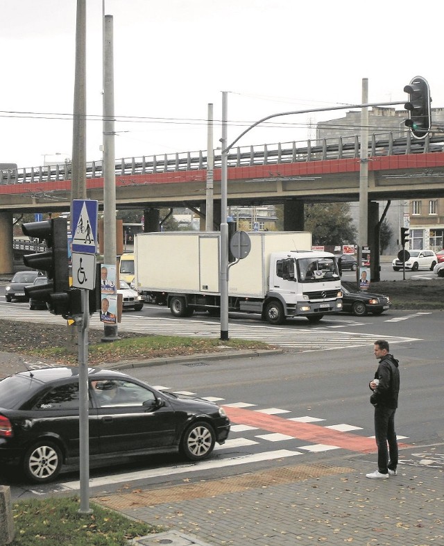 Urządzenie, na podstawie którego będzie można karać za przejazd na czerwonym świetle, pojawi się w tym miejscu na ulicy Morskiej