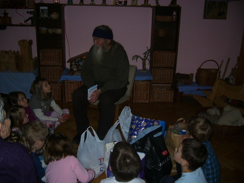 Spotkanie Mikołaja z dziećmi w przedszkolu