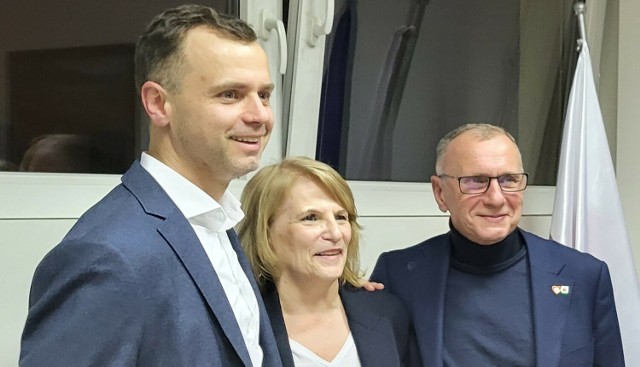Jerzy Łużniak świętował wygraną w wyborach z żoną i synem Wojciechem