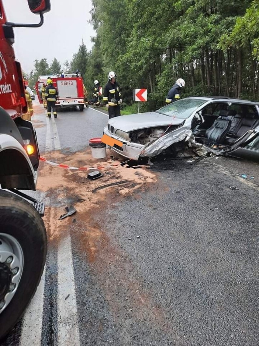 Wypadek dwóch pojazdów na DK25. Są ranne osoby