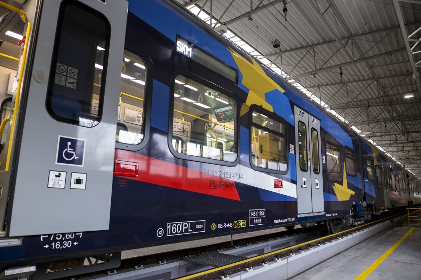 Nowe pociągi SKM dla Warszawy. Impuls II już w stolicy. Dwa pierwsze składy przewiozą pasażerów w tym kwartale. Pozostałe w tym roku