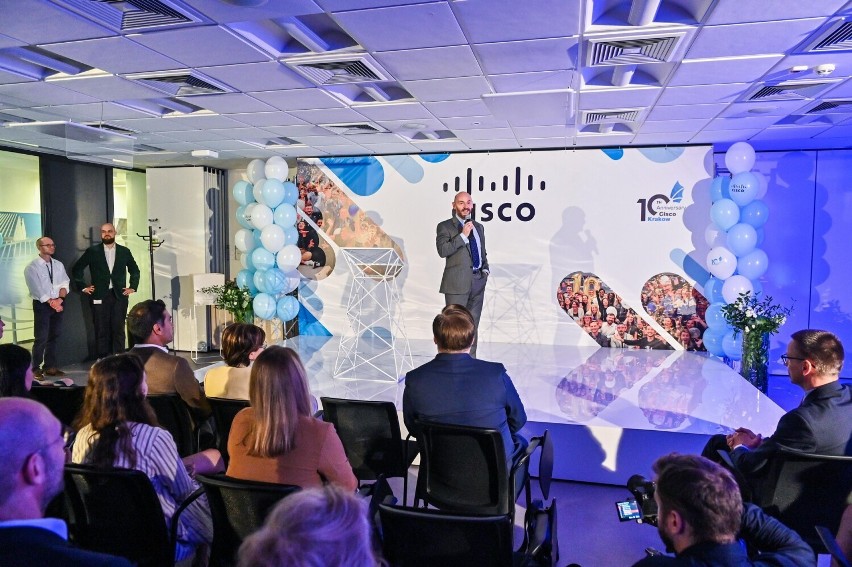 Krakowskie Cisco ma już 10 lat. Brylant w koronie globalnego giganta technologicznego niczym magnes przyciąga do Małopolski specjalistów