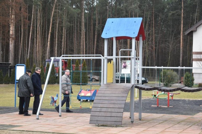 Na początku 2020 r. gizalscy radni wizytowali szkołę w Wierzchach, później podjęli decyzję o likwidacji filii i utworzeniu przedszkola
