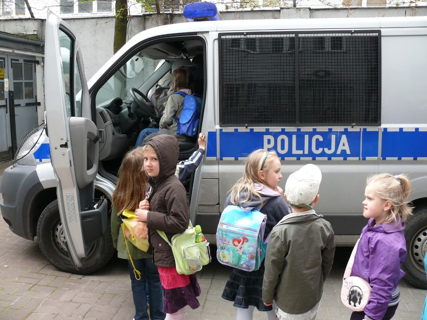 Dzieciaki z wizytą u gdyńskich policjantów (zdjęcia)