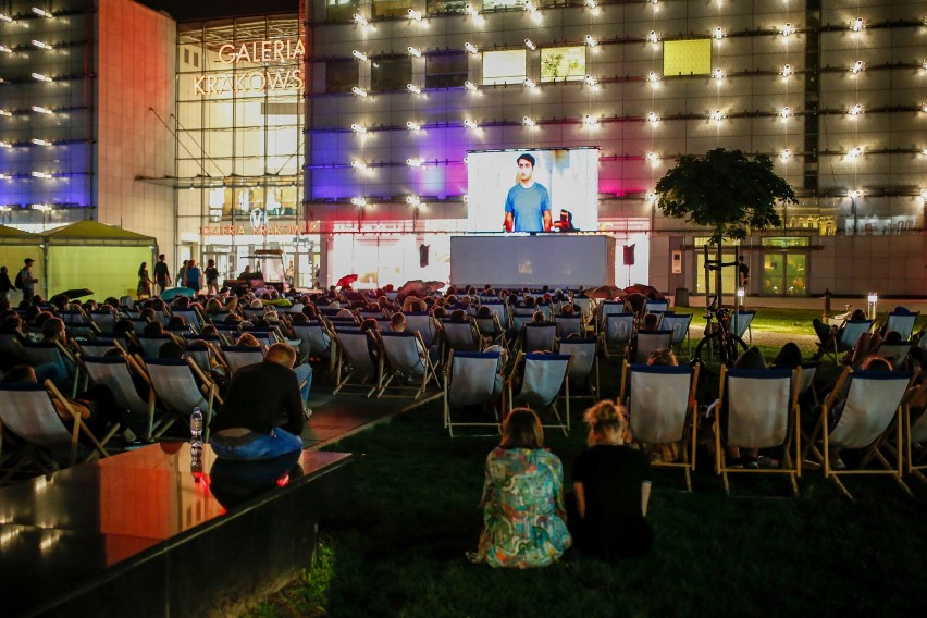 Letnie kino przed Galerią Krakowską. Zobacz zdjęcia!