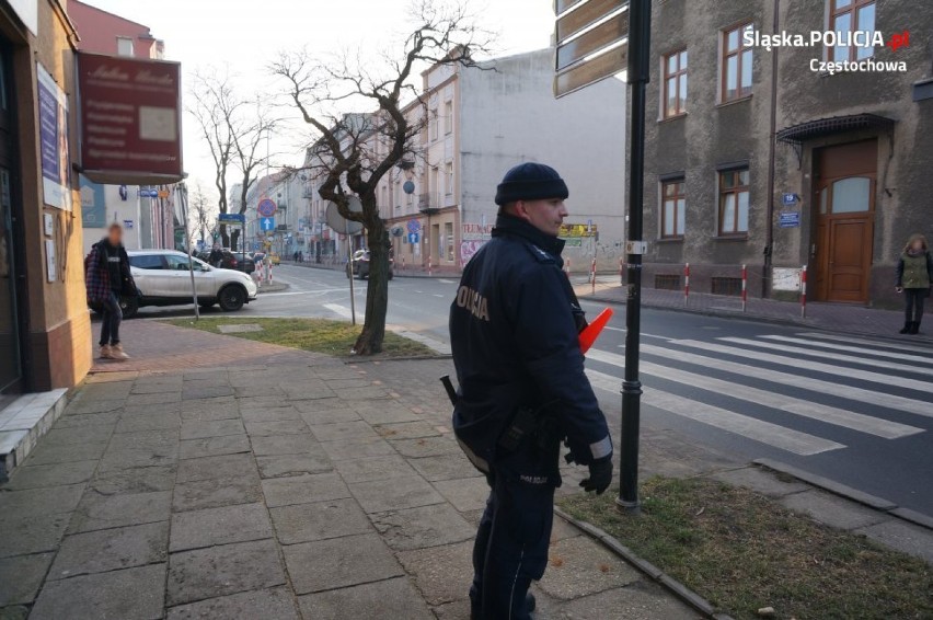 Częstochowscy policjanci zwracają uwagę na bezpieczeństwo pieszych