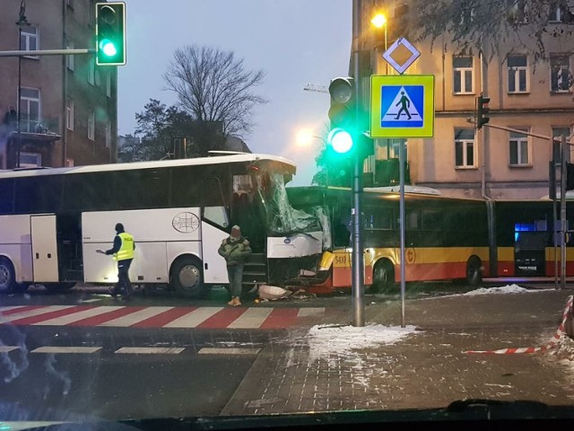 Zderzenie dwóch autobusów