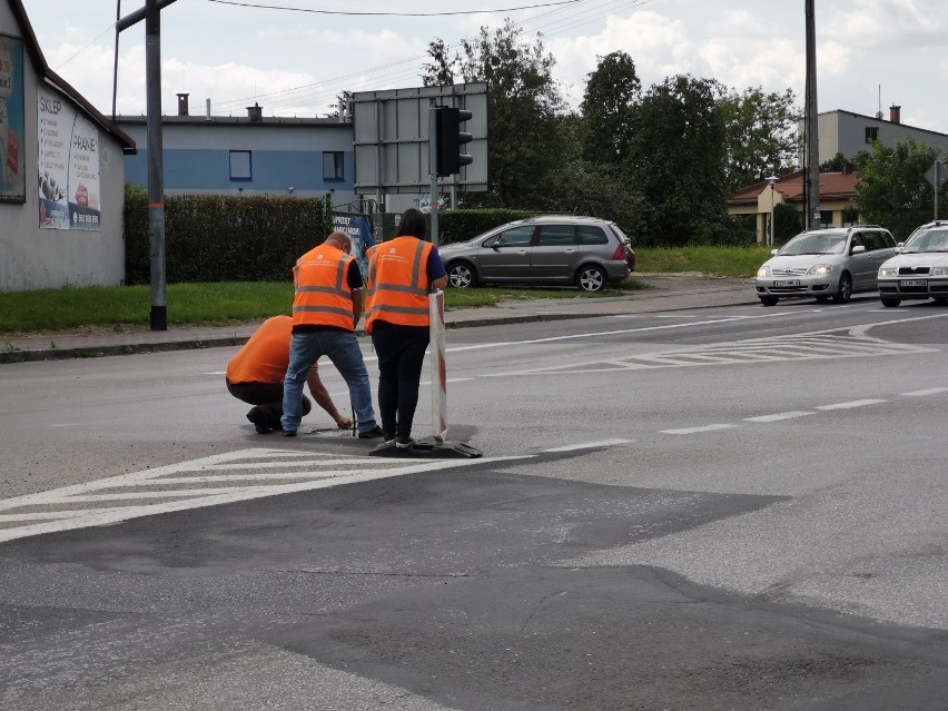 Zapadł się fragment drogi krajowej 79 w Chrzanowie. Uwaga na utrudnienia