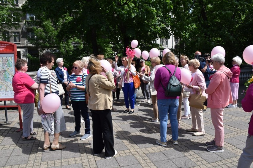 Badamy nie tylko mamy. Kaliskie Amazonki zorganizowały marsz ulicami Kalisza. ZDJĘCIA