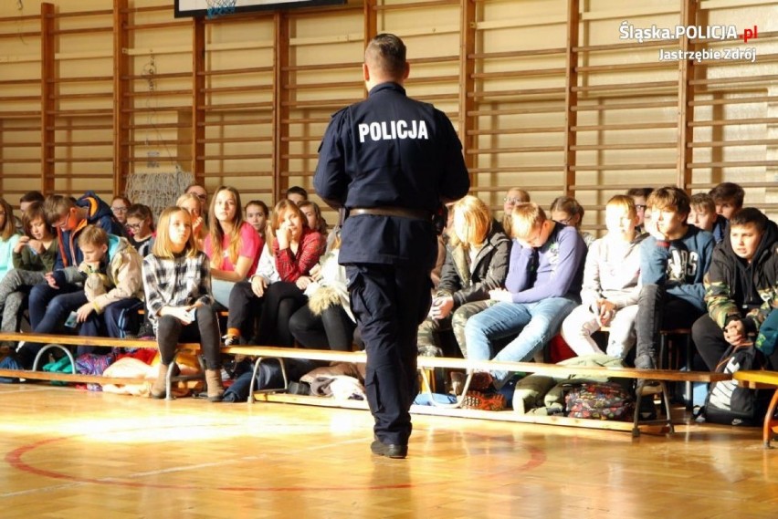 Zespół Szkół nr 3 w Jastrzębiu: wizyta policjantów przed...