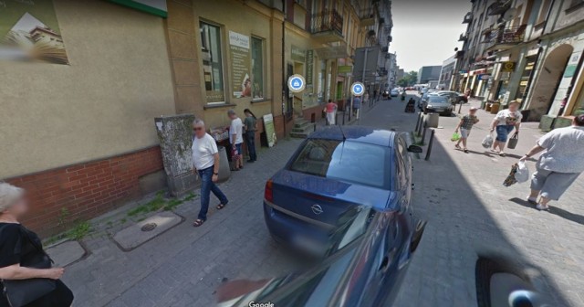 Mieszkańcy Sosnowca zostali przyłapani przez kamerę Google Street View. 

Zobacz kolejne zdjęcia. Przesuwaj zdjęcia w prawo - naciśnij strzałkę lub przycisk NASTĘPNE 