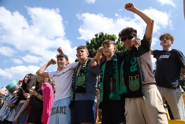 Żużlowcy ROW-u Rybnik pokonali na własnym torze zespół Diabłów z Landshut 51:39 zgarniając trzy punkty. To pozwoliło rybniczanom opuścić ostatnie miejsce w tabeli I ligi