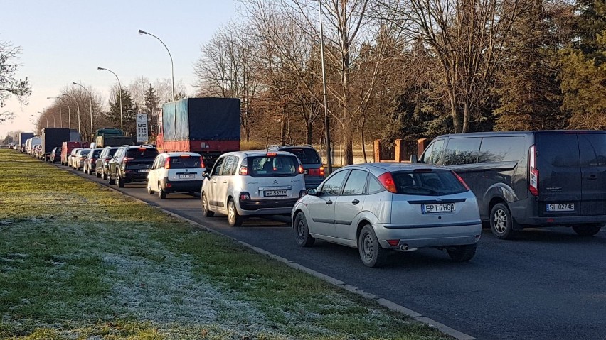 Węzeł bełchatowski na A1 koło Piotrkowa zamknięty, ruch...