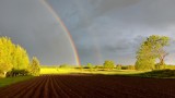 Tęcza na żarskim niebie. Niesamowite zdjęcia od mieszkańców Żar i okolic