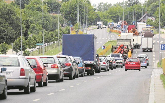 Większość białostoczan jeździ używanymi samochodami.