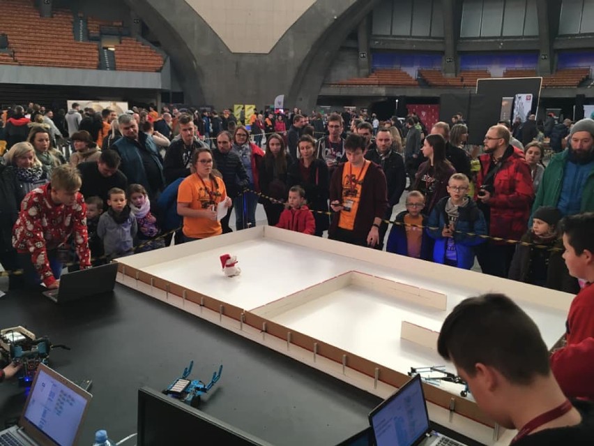 Uczniowie SP nr 1 wzięli udział w Międzynarodowym Turnieju Robotów [ZDJĘCIA] 