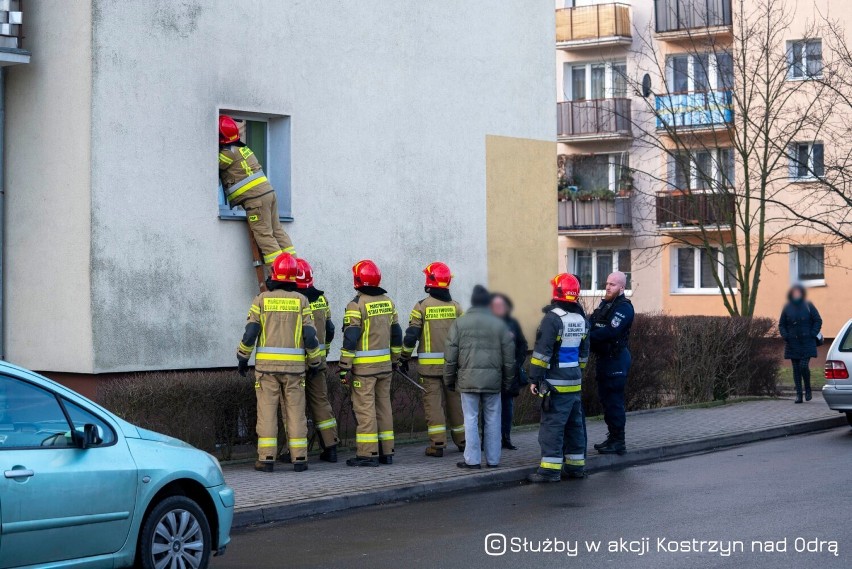 Zwłoki znaleziono w mieszkaniu na os. Mieszka I w Kostrzynie...