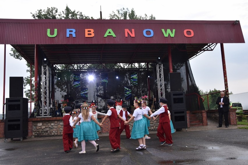 Dzieci ze szkoły w Urbanowie zatańczyły chodzonego.