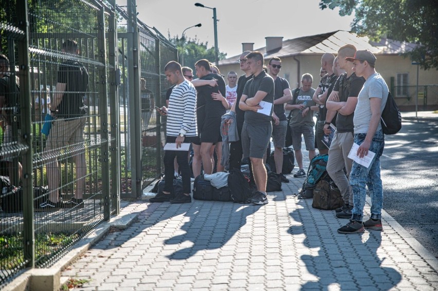 Nie brakuje chętnych do dobrowolnej zasadniczej służby wojskowej. Tak wyglądał nabór w 5. Batalionie Strzelców Podhalańskich w Przemyślu