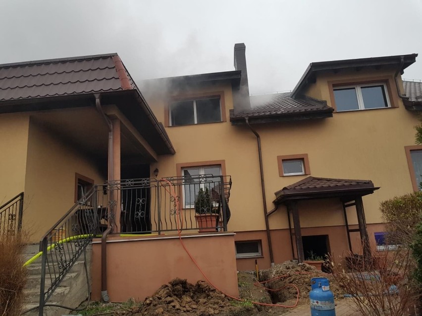 Pożar budynku jednorodzinnego w Gniszewie koło Tczewa