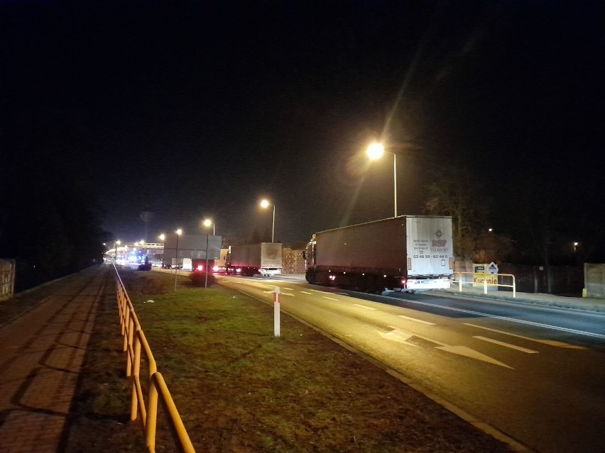 Wolsztyn: Niebezpieczne zdarzenie na skrzyżowaniu. Cztery osoby trafiły do szpitala
